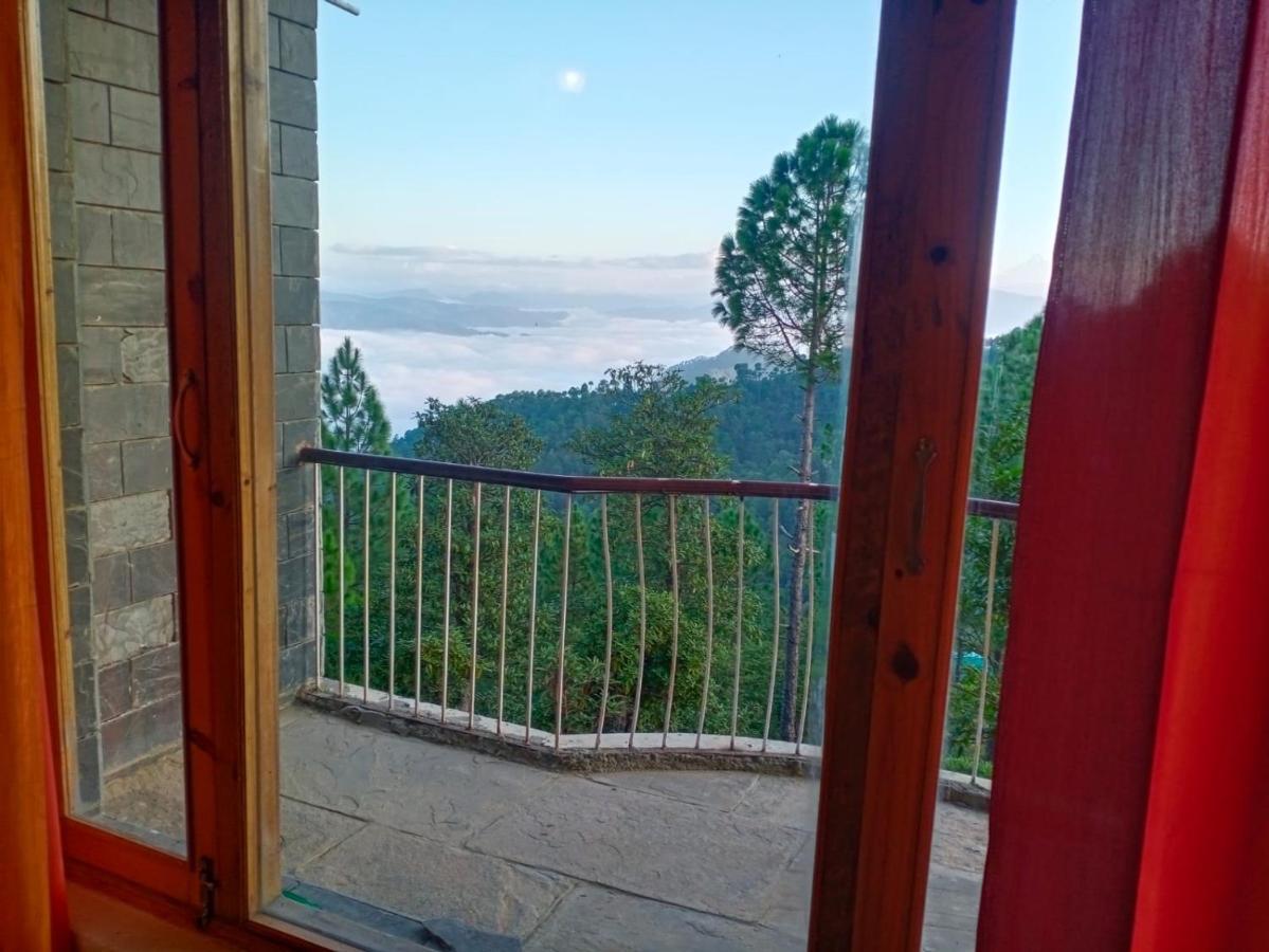 Elphinstone Inn Almora Exteriör bild