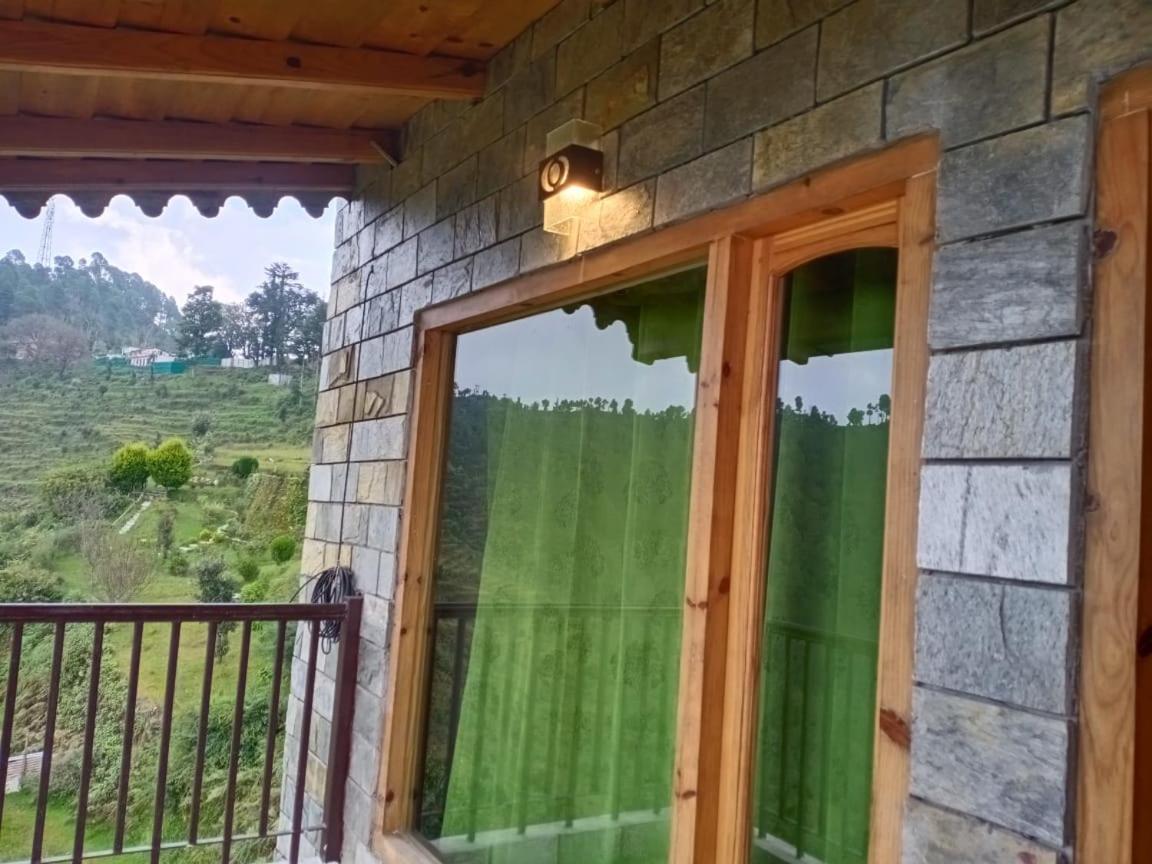 Elphinstone Inn Almora Exteriör bild