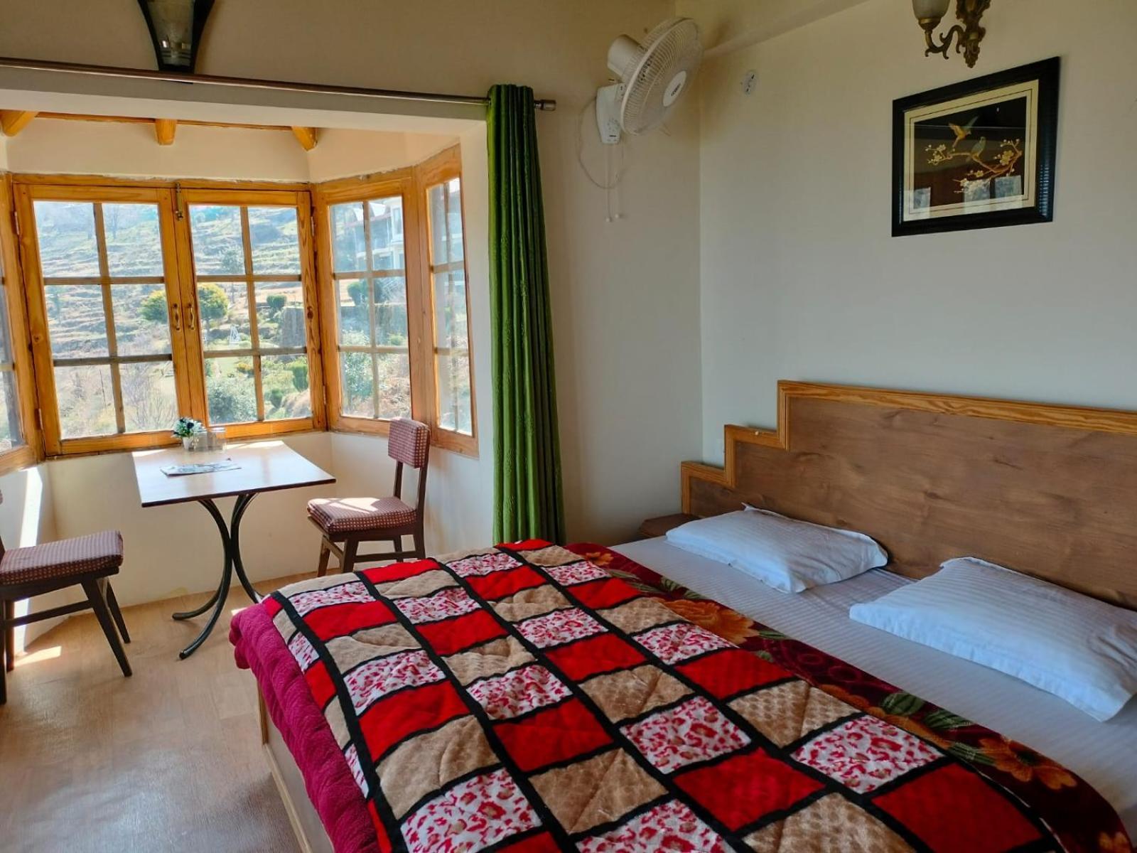 Elphinstone Inn Almora Exteriör bild