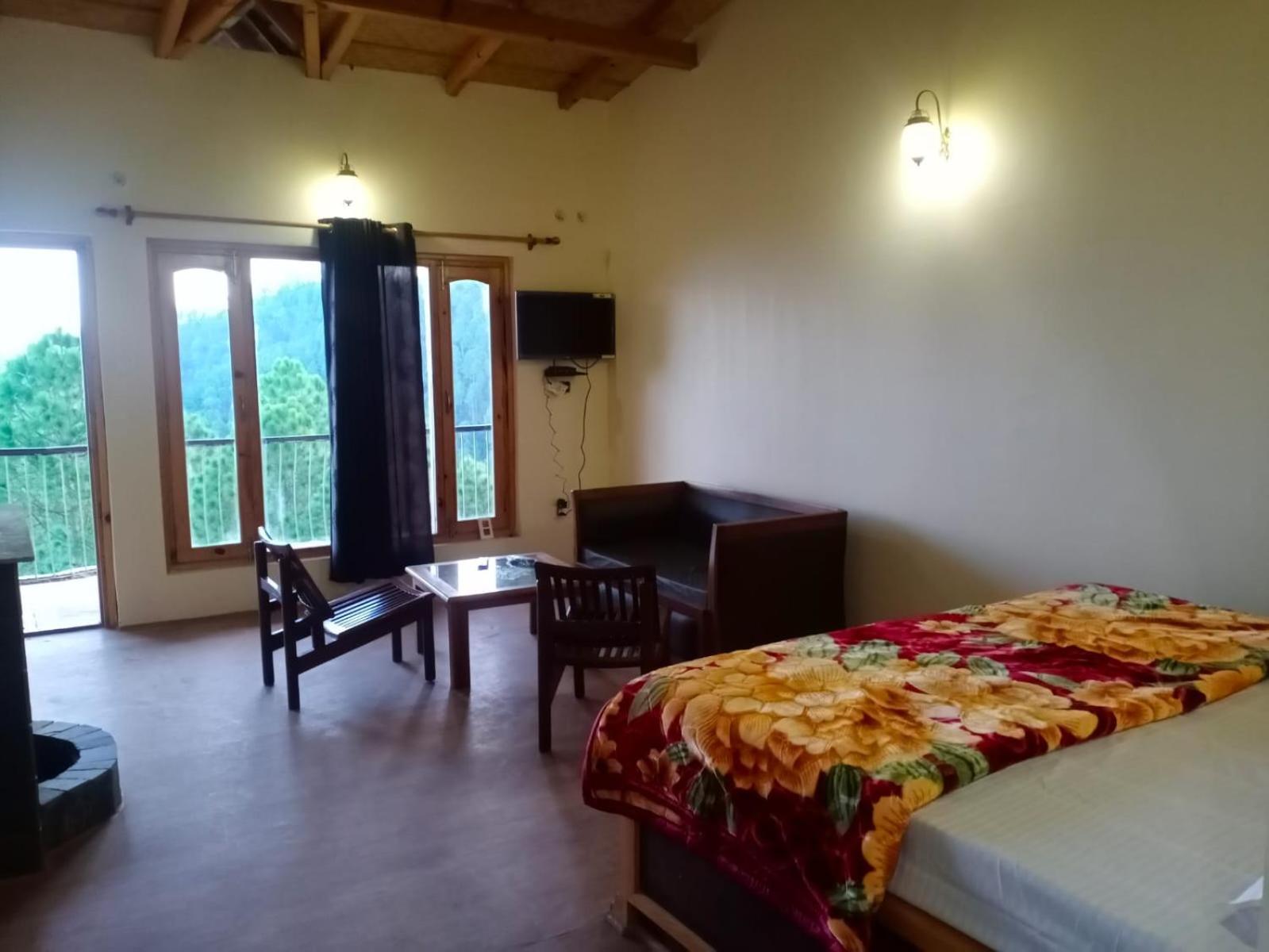 Elphinstone Inn Almora Exteriör bild